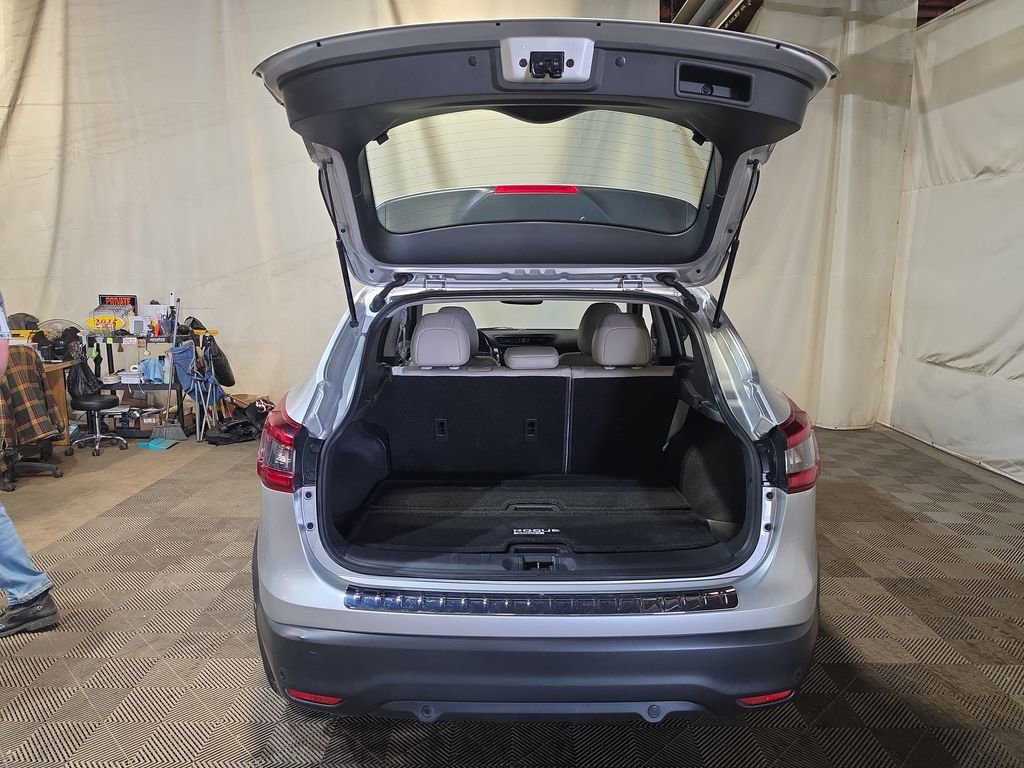 Used 2022 Nissan Rogue Sport SL w/ Premium Package image 21