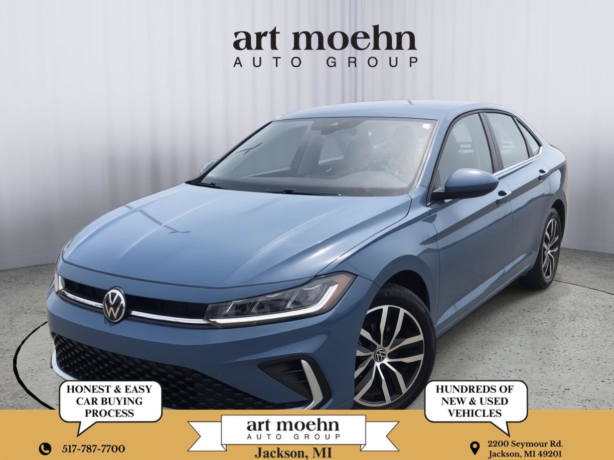 Used 2025 Volkswagen Jetta SE FWD image 1