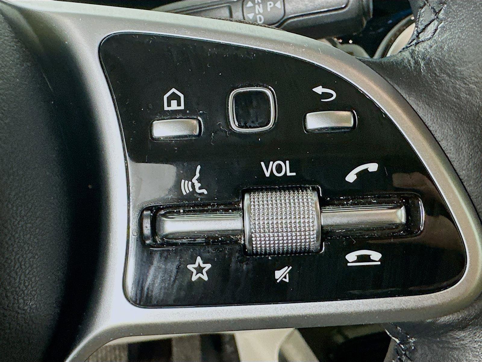 Used 2020 Mercedes-Benz GLB 250 4MATIC image 13