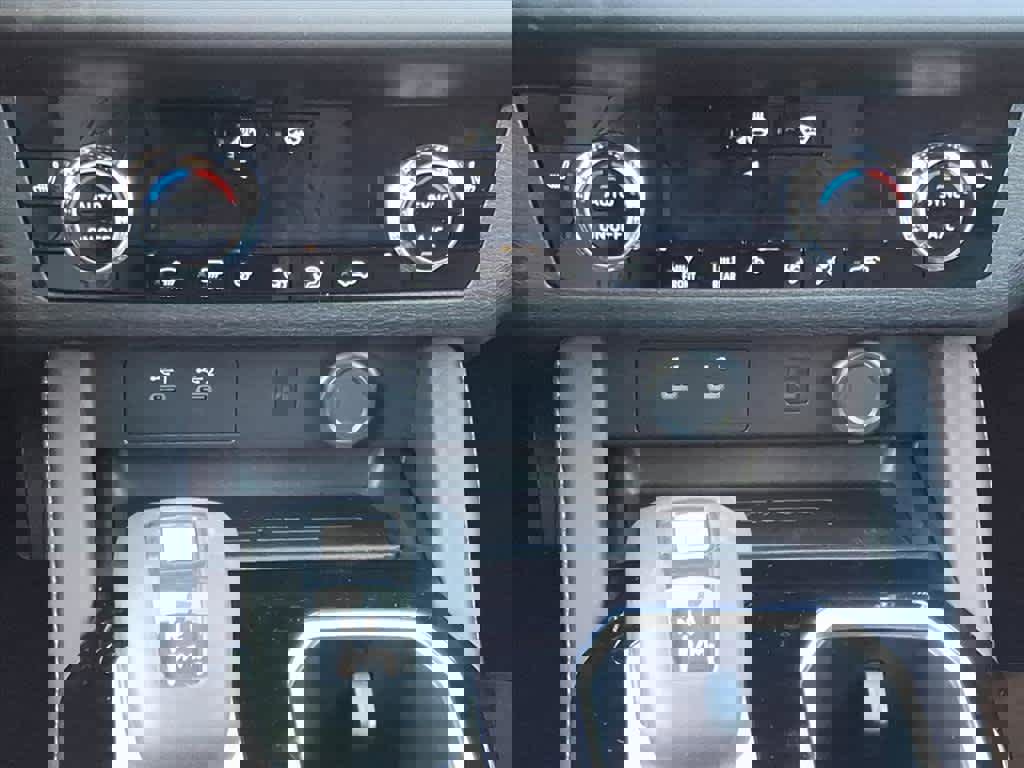 New 2026 Mitsubishi Outlander SE image 7