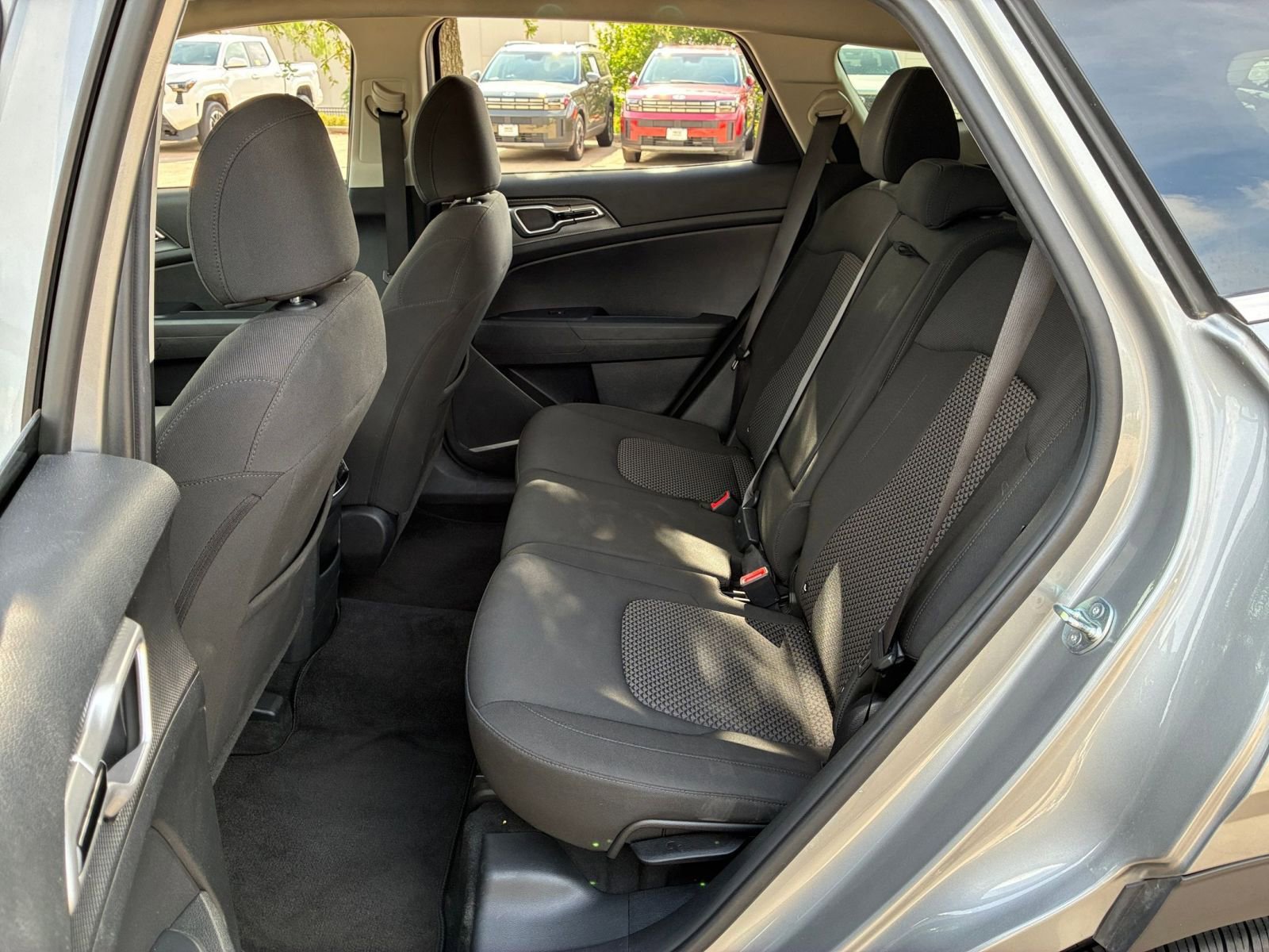 Used 2024 Kia Sportage LX image 29