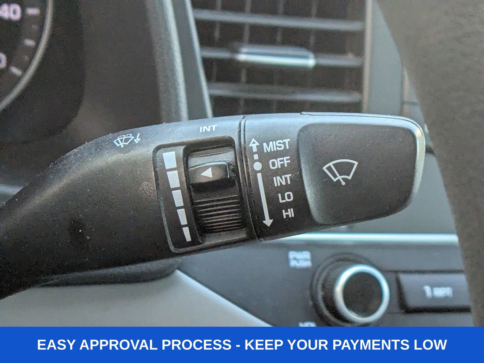 Used 2017 Hyundai Elantra SE image 35