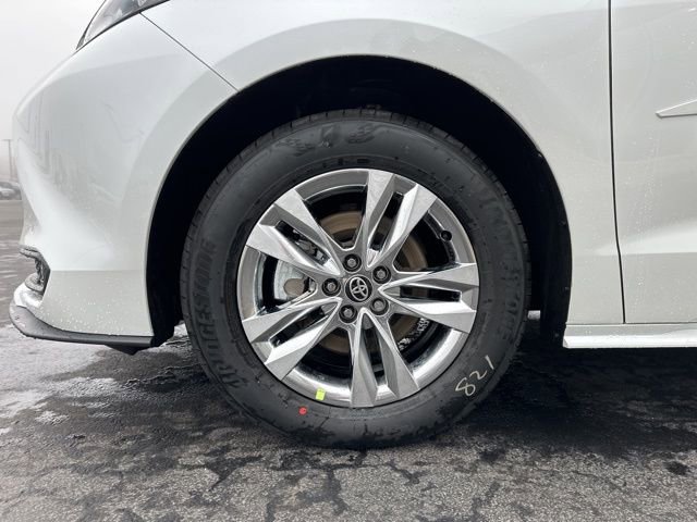 New 2026 Toyota Sienna XLE image 11