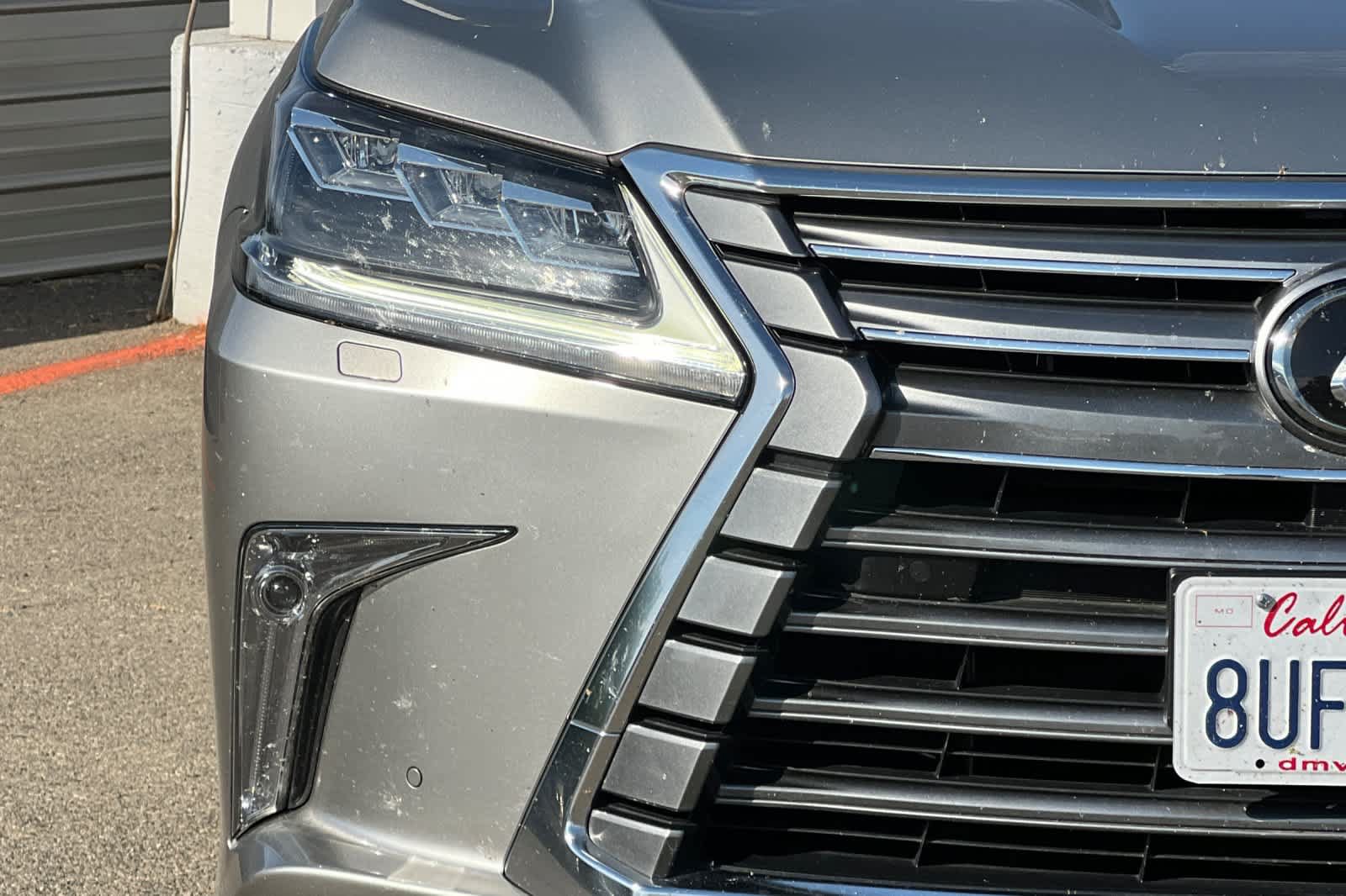 Used 2021 Lexus LX 570 4WD w/ Luxury Package image 17