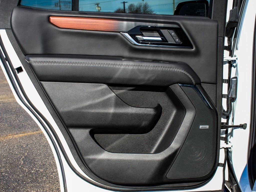 Used 2025 GMC Yukon Denali image 11