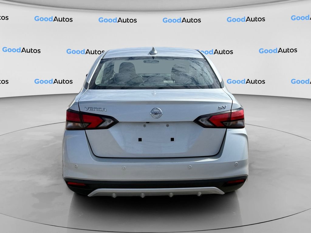 Used 2021 Nissan Versa SV image 4