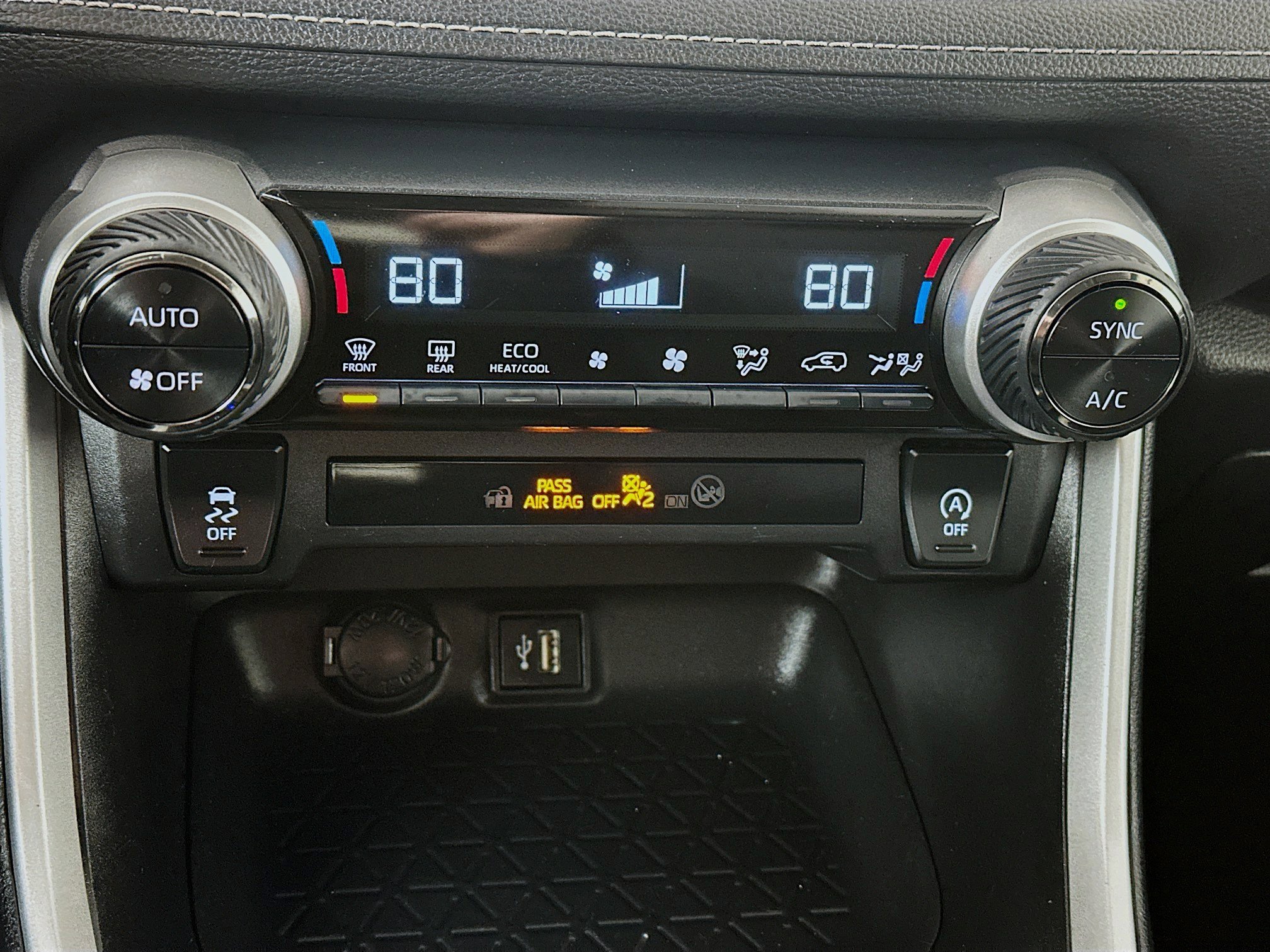 Used 2024 Toyota RAV4 XLE image 15