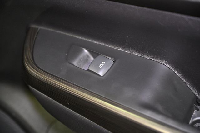 Used 2023 GMC Acadia SLT image 59