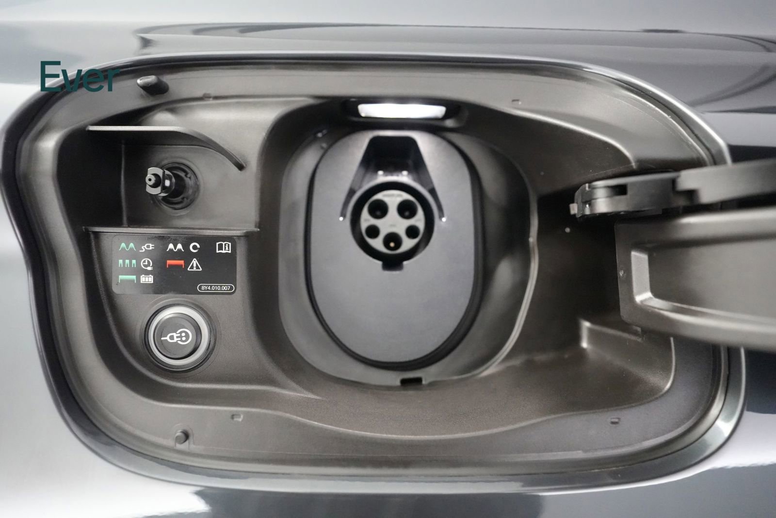 Used 2025 Audi Q6 e-tron Premium w/ Convenience Package image 25