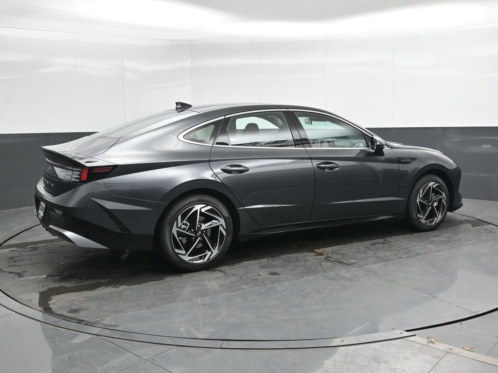 New 2026 Hyundai Sonata SEL FWD image 2