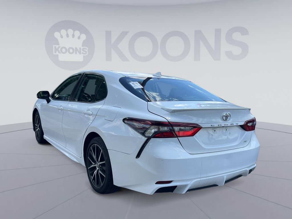 Used 2021 Toyota Camry SE FWD image 4