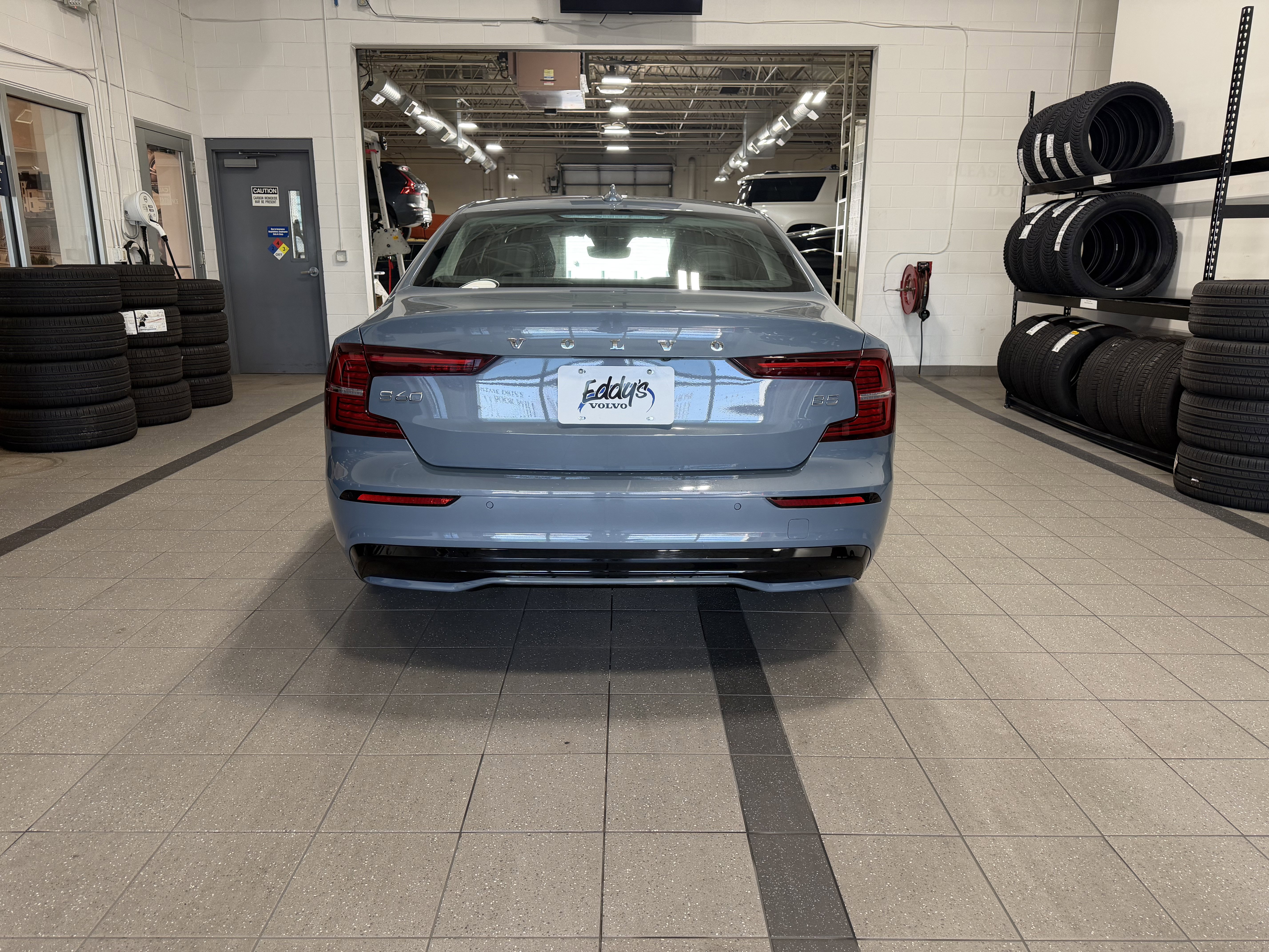 Used 2024 Volvo S60 B5 Core image 8