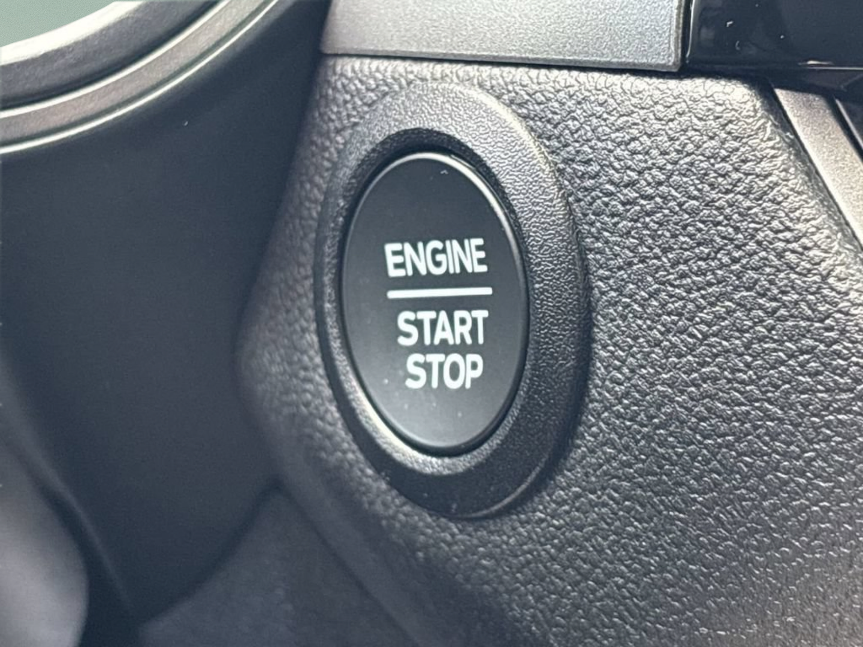 Used 2025 Ford Escape Active AWD/4WD image 38