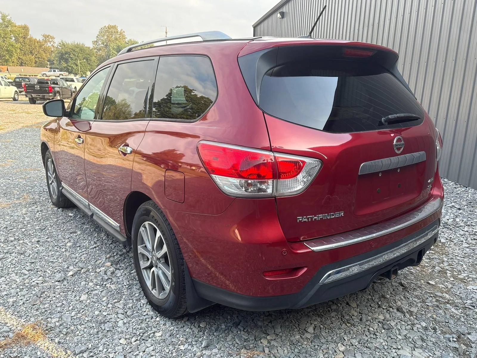 Used 2016 Nissan Pathfinder SL w/ SL Tech Package AWD/4WD image 7