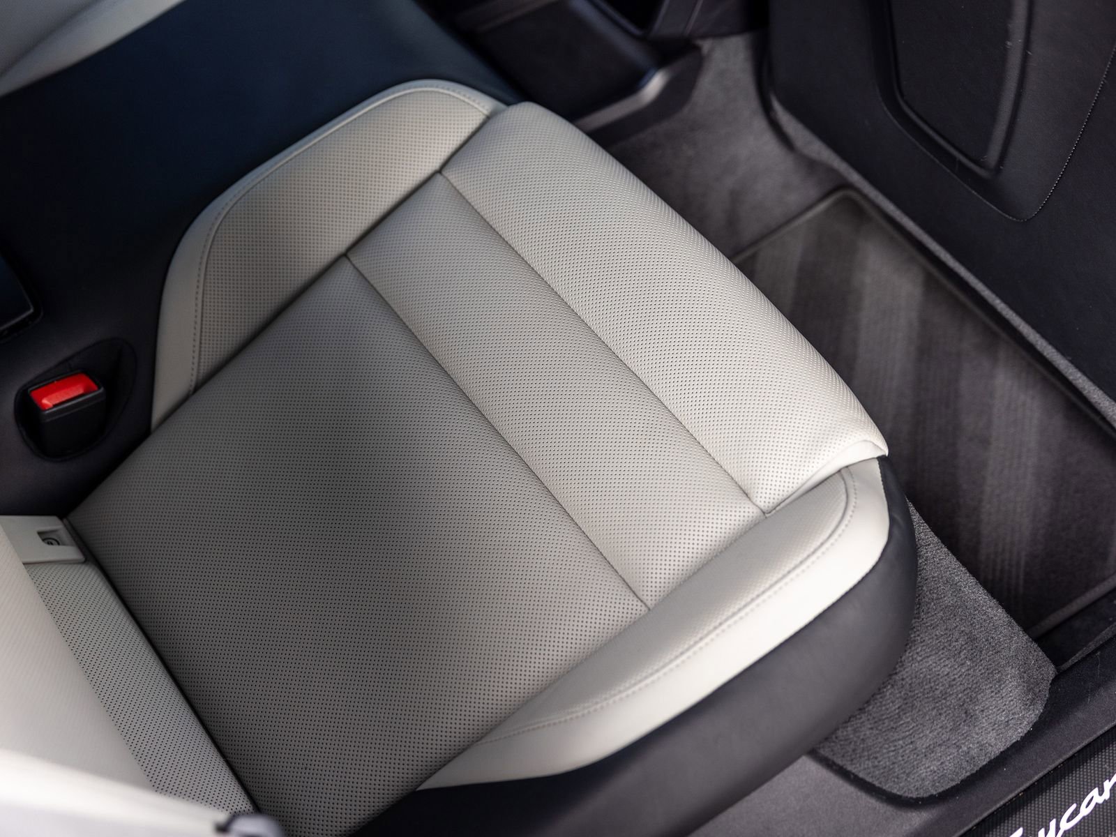 Certified 2021 Porsche Taycan Turbo S image 36