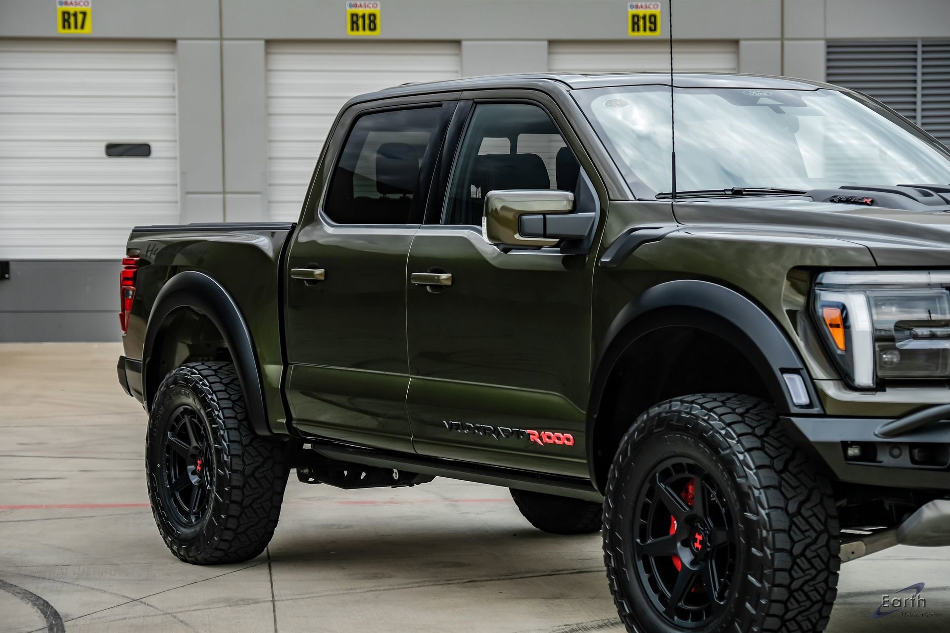 Used 2026 Ford F150 Raptor w/ Equipment Group 803A Raptor R AWD/4WD image 31
