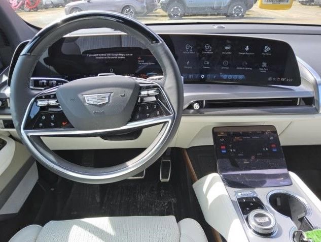 Certified 2026 Cadillac Vistiq Sport w/ LPO, Floor Liner Package AWD/4WD image 6