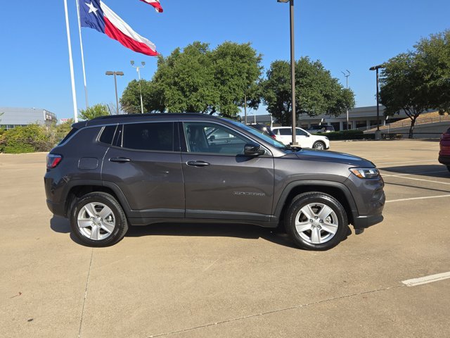 Used 2022 Jeep Compass Latitude AWD/4WD image 4