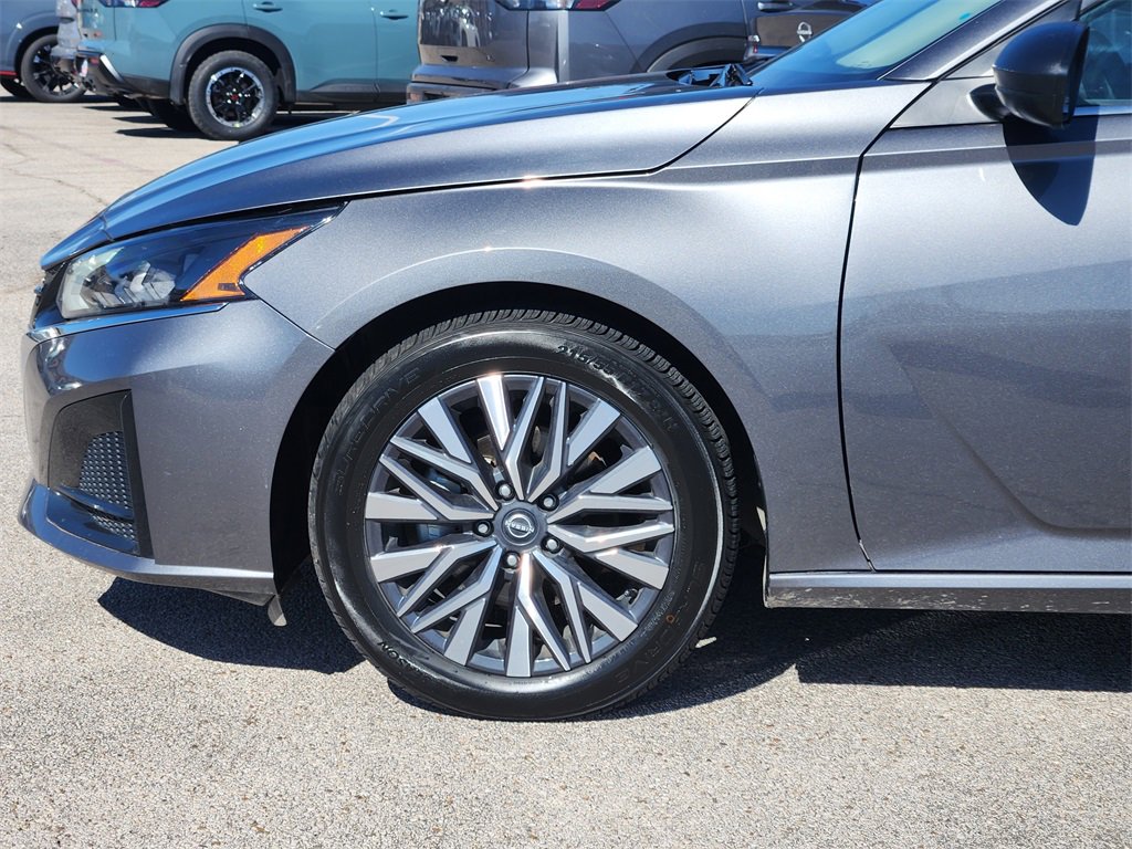 Used 2024 Nissan Altima 2.5 SV image 6