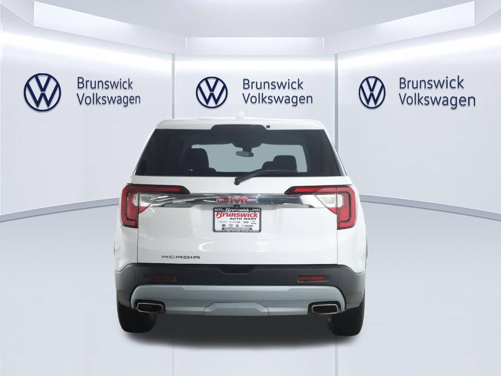 Used 2023 GMC Acadia SLE FWD image 41