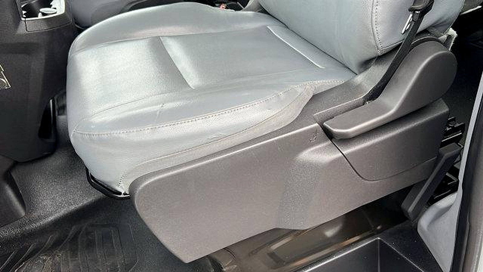 Used 2017 Ford Transit 350 XL image 18