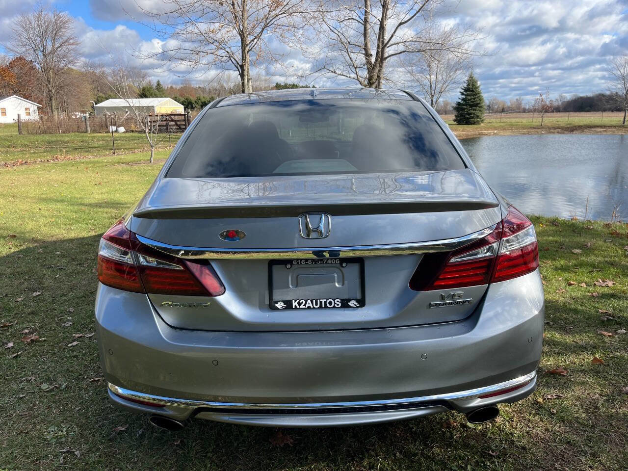 Used 2017 Honda Accord Touring image 11