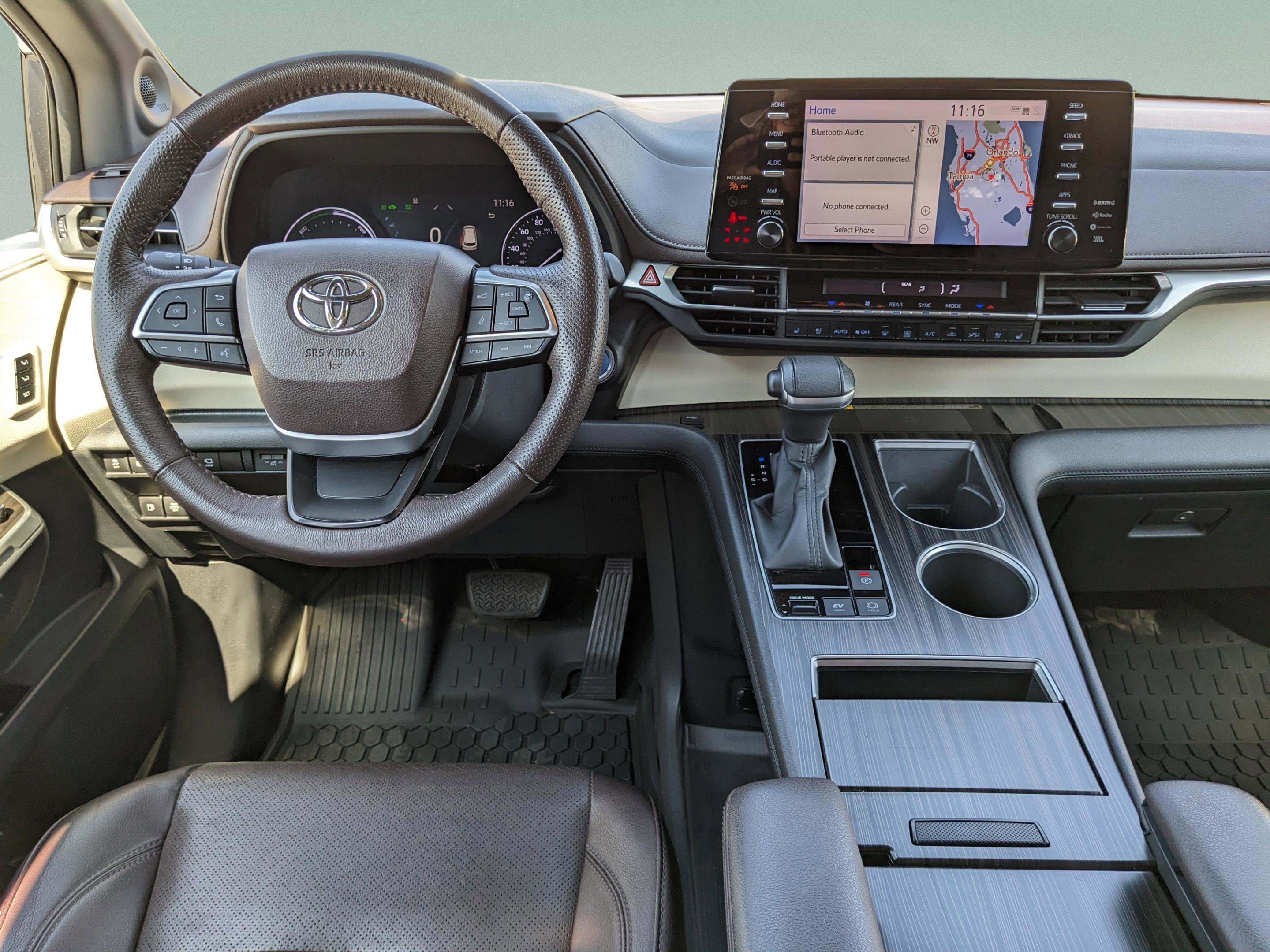 Used 2022 Toyota Sienna Platinum image 18