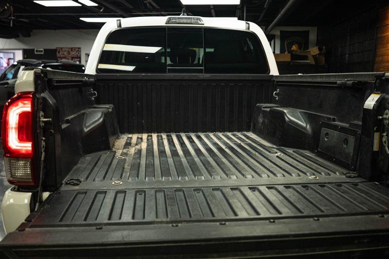 Used 2023 Toyota Tacoma SR5 w/ Technology Package AWD/4WD image 7