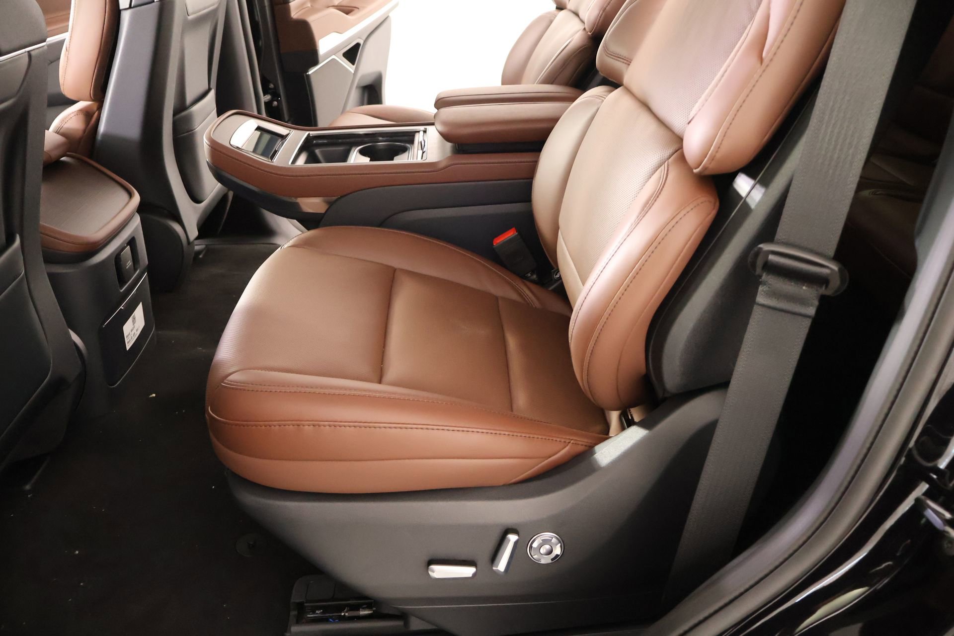 New 2026 Lincoln Navigator Reserve AWD/4WD image 13