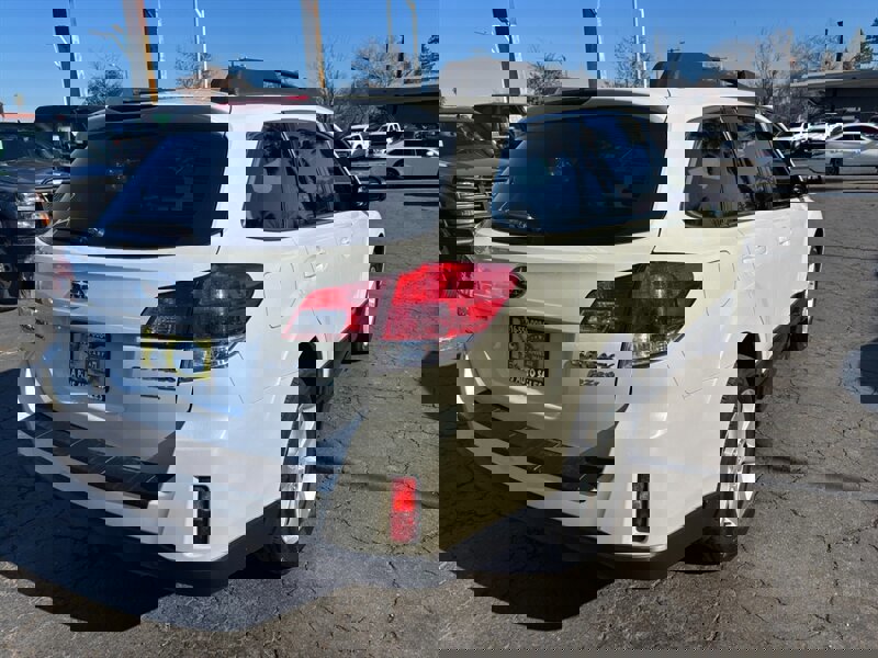 Used 2014 Subaru Outback 2.5i image 2