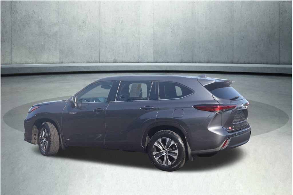 Used 2020 Toyota Highlander XLE AWD/4WD image 19