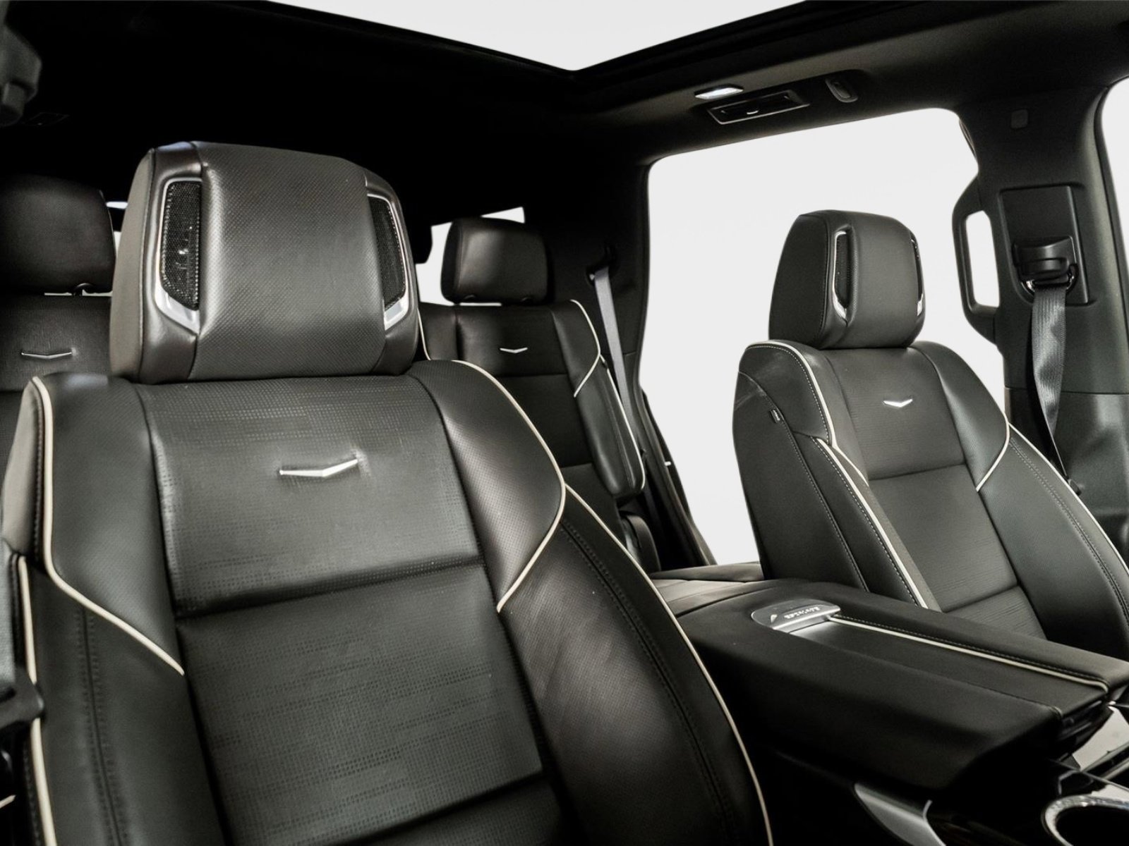 Used 2026 Cadillac Escalade Luxury w/ Touring Package AWD/4WD image 26