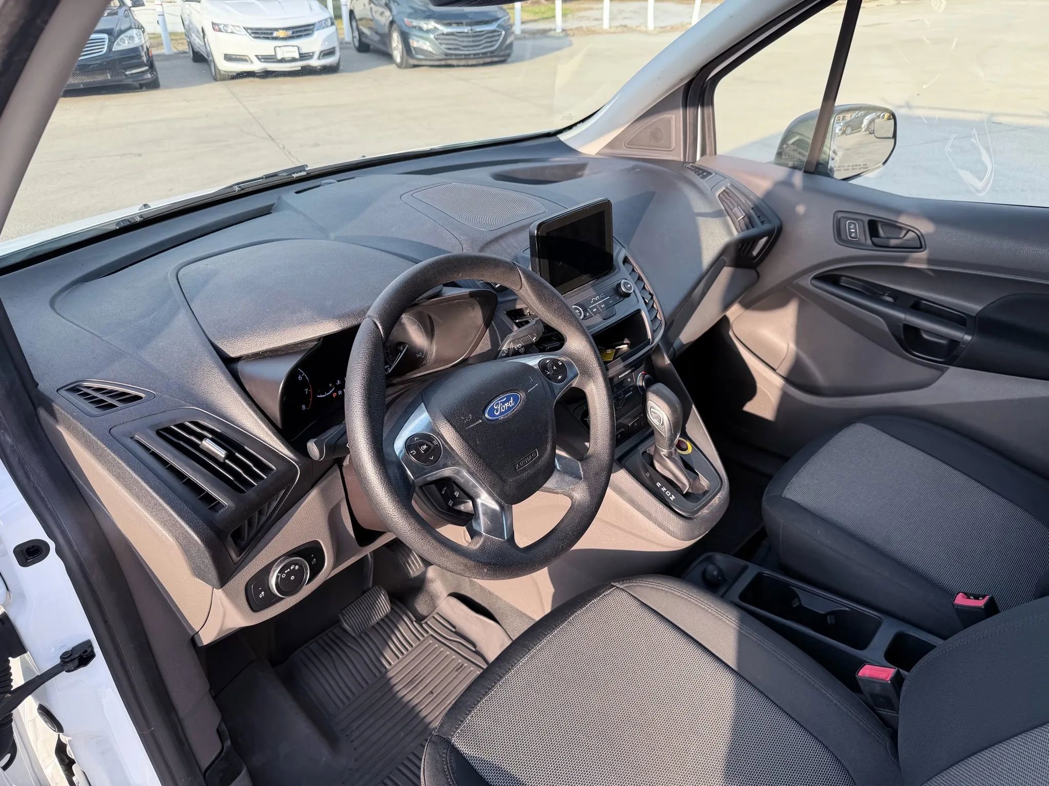 Used 2020 Ford Transit Connect XL image 17