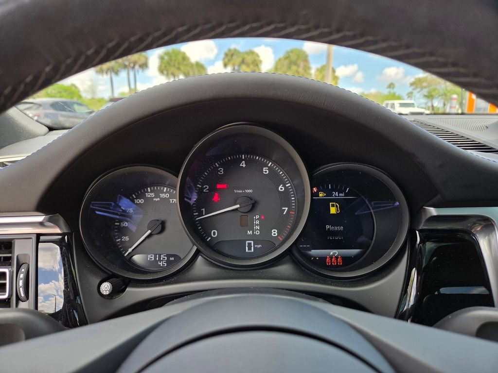 Used 2024 Porsche Macan w/ Premium Plus Package AWD/4WD image 20