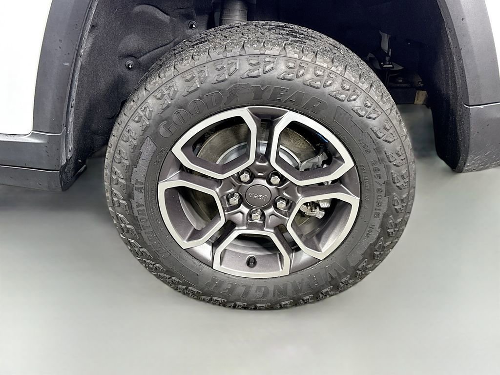 Used 2022 Jeep Grand Cherokee Trailhawk AWD/4WD image 35