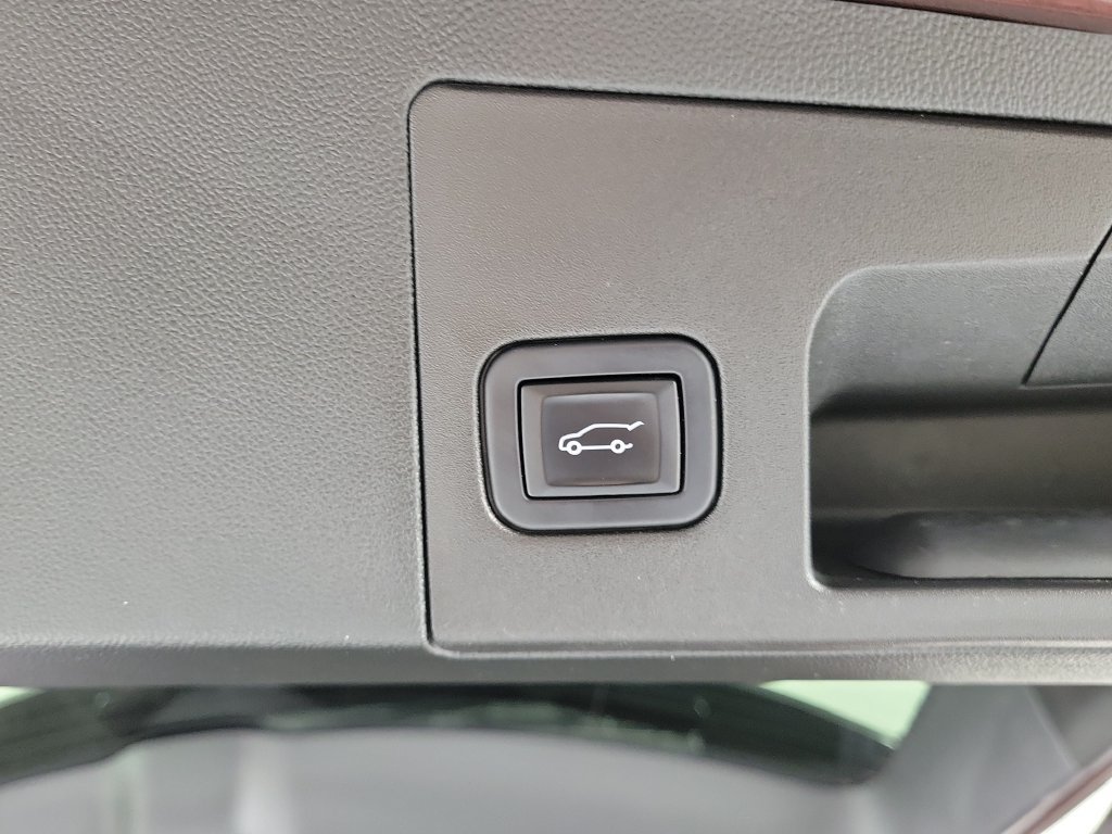 Certified 2022 Cadillac XT5 Premium Luxury w/ Technology Package FWD image 10