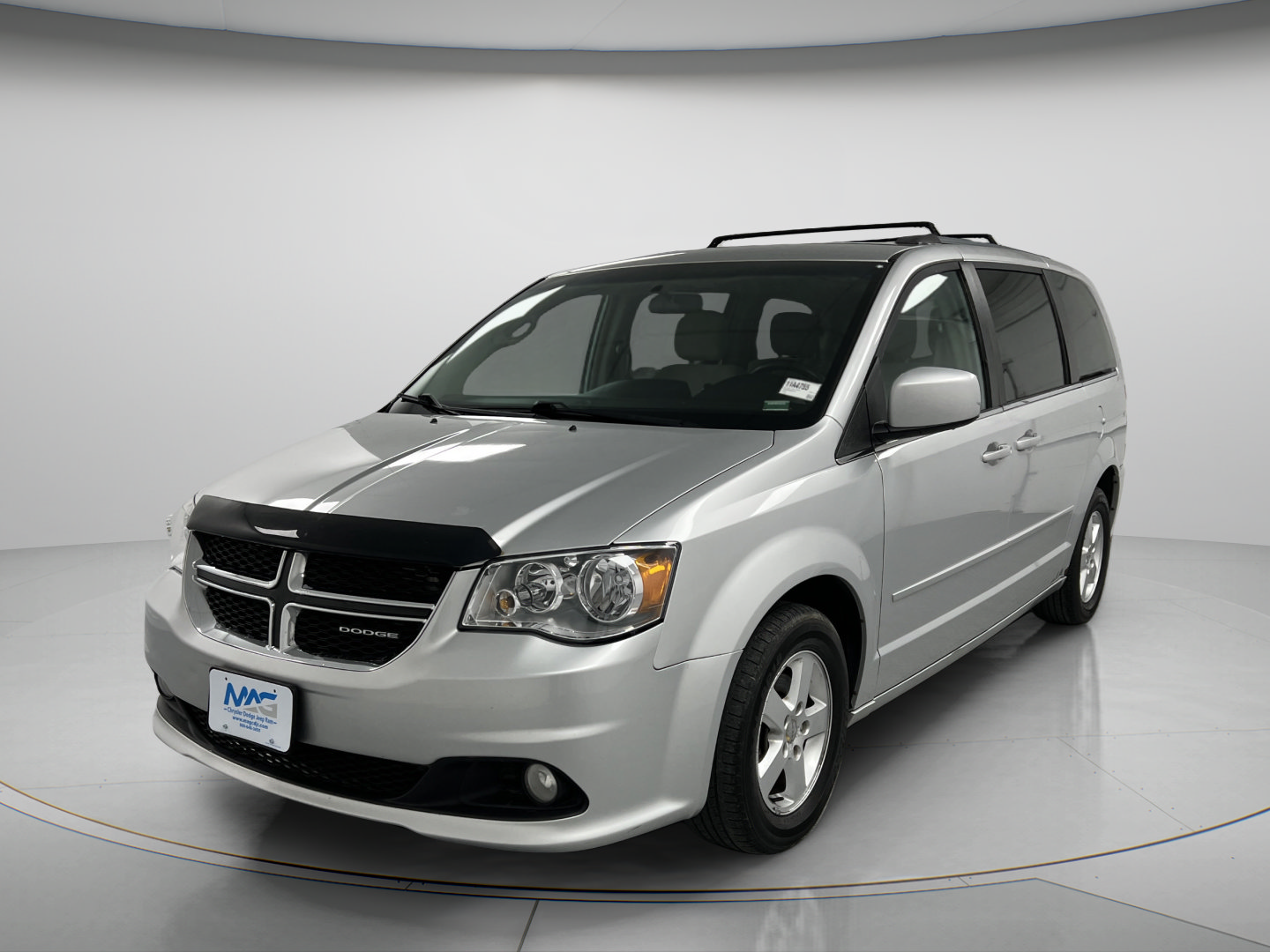 Used 2011 Dodge Grand Caravan Crew w/ Entertainment Group 1 FWD image 3