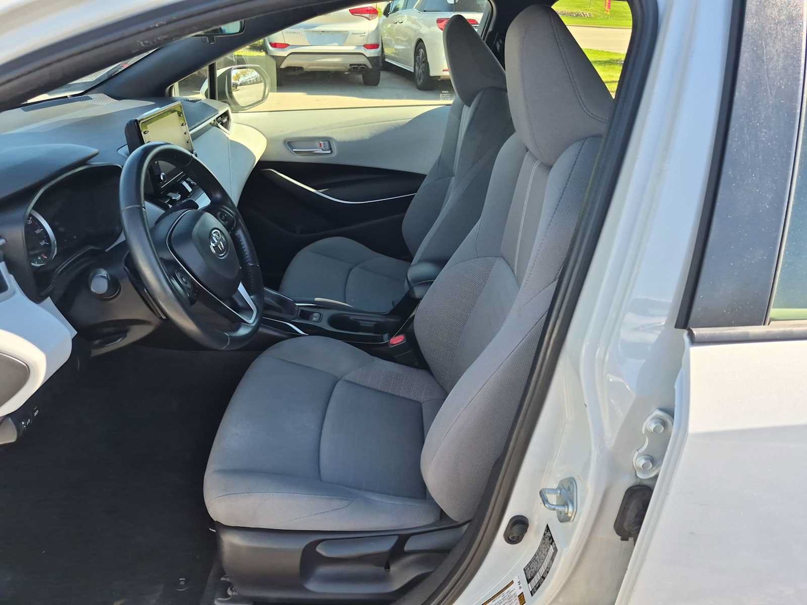Used 2022 Toyota Corolla SE w/ Carpet Mat Package (TMS) FWD image 16