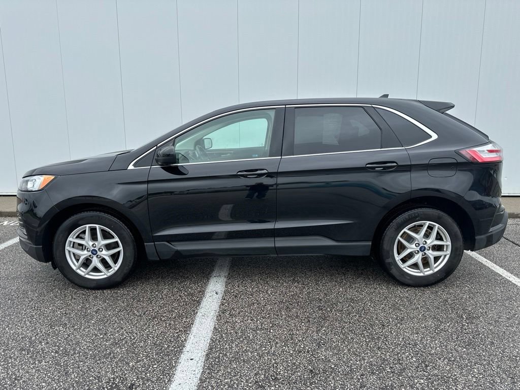 Certified 2022 Ford Edge SEL w/ Convenience Package AWD/4WD image 3