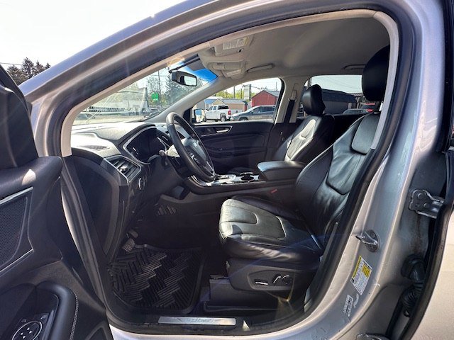 Used 2016 Ford Edge Titanium image 9