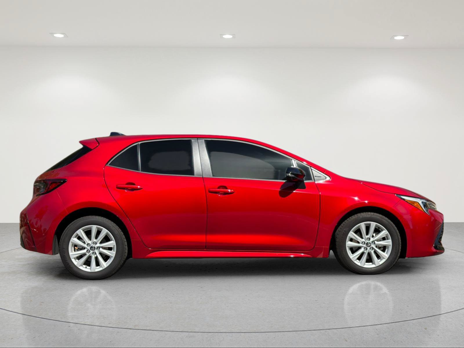 Used 2026 Toyota Corolla SE FWD image 6
