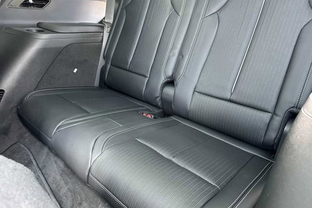 New 2026 Cadillac Vistiq Luxury w/ LPO, Floor Liner Package image 15