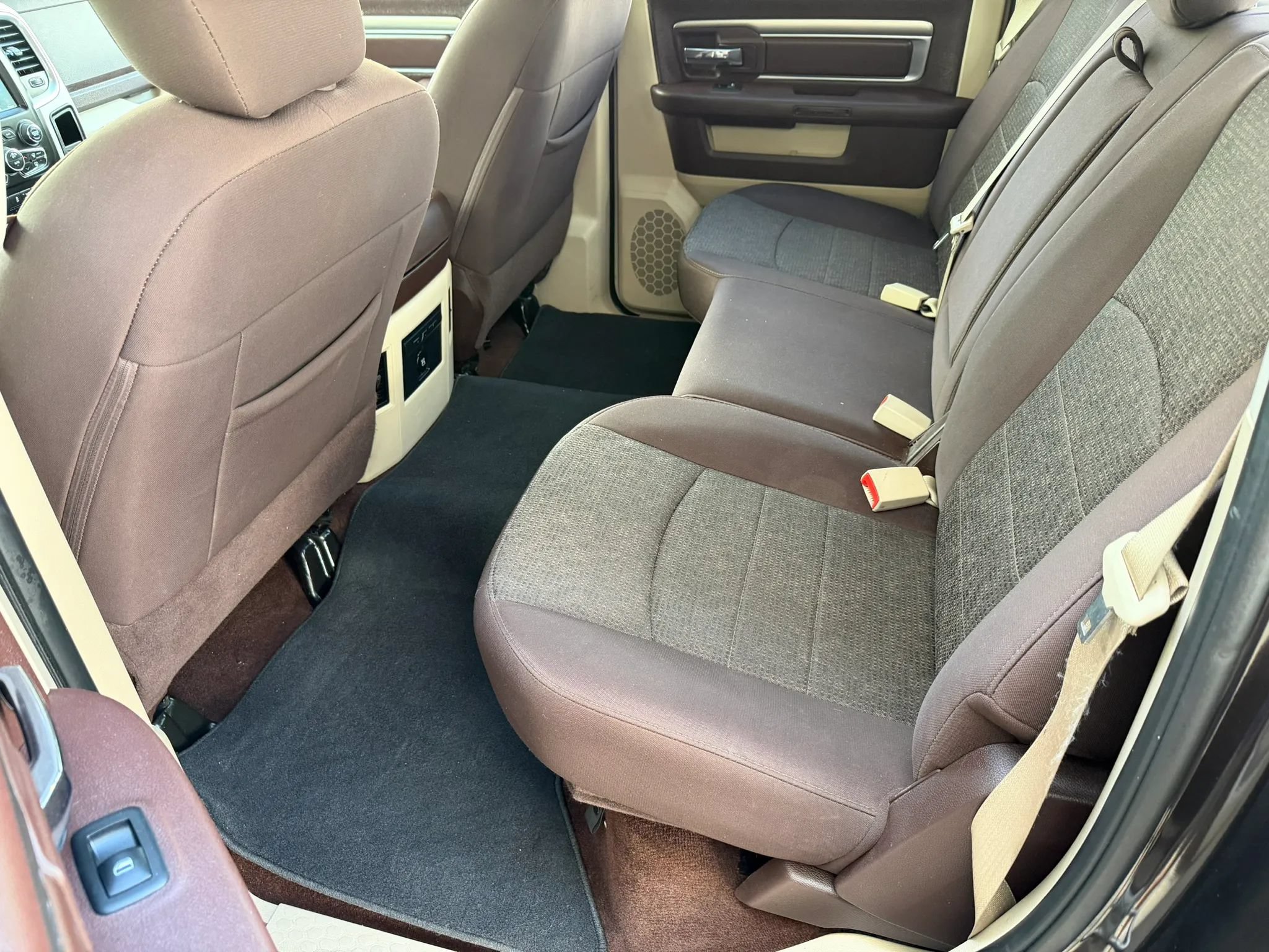 Used 2017 RAM 1500 Classic SLT w/ Luxury Group AWD/4WD image 11