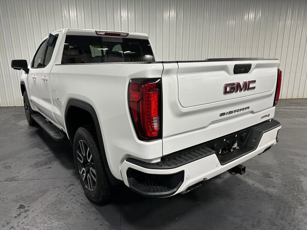 Used 2019 GMC Sierra 1500 AT4 w/ AT4 Premium Package image 3