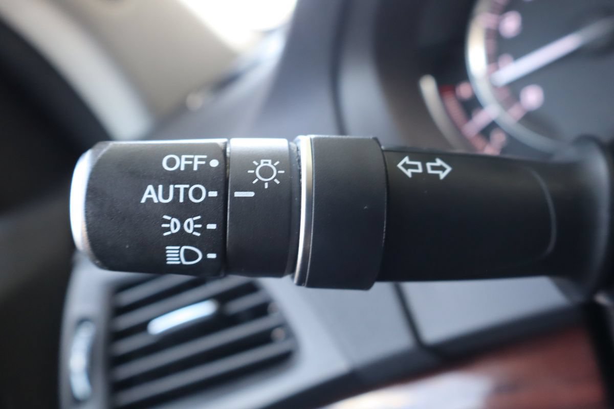 Used 2014 Acura MDX w/ Technology Package AWD/4WD image 32
