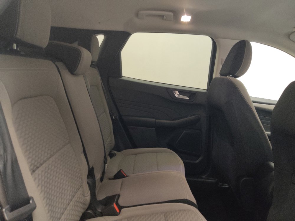 Used 2021 Ford Escape SE image 19