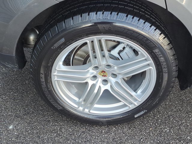 Certified 2016 Porsche Macan S image 12