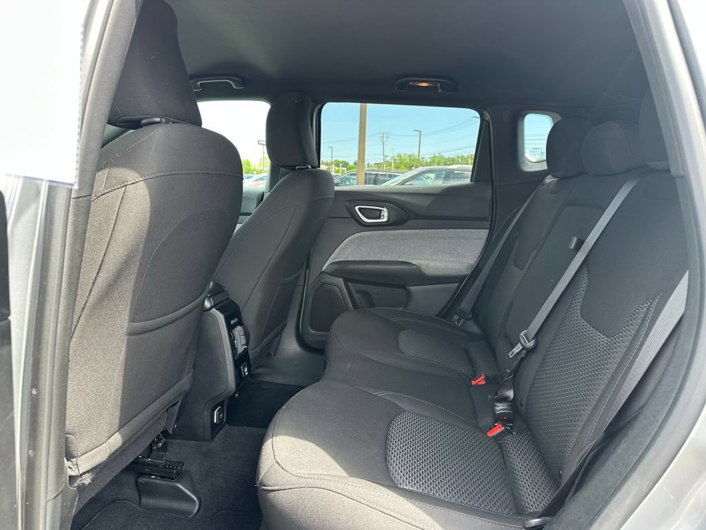 Used 2023 Jeep Compass Sport AWD/4WD image 10