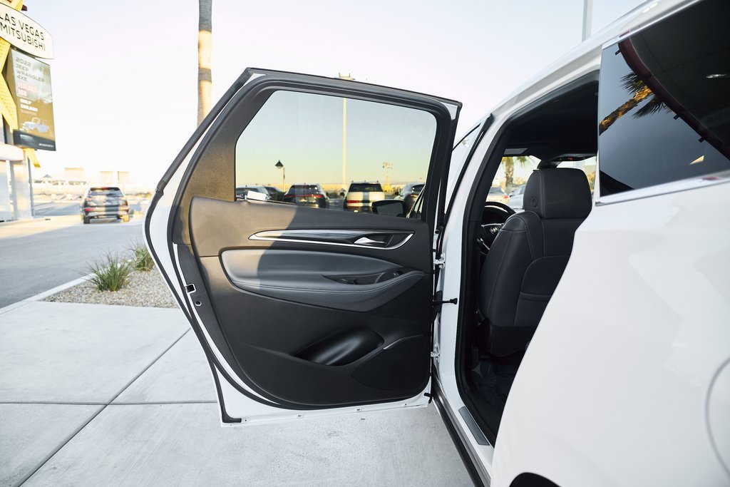 Used 2024 Buick Enclave Premium image 13