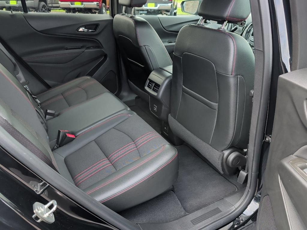 Used 2023 Chevrolet Equinox RS AWD/4WD image 38